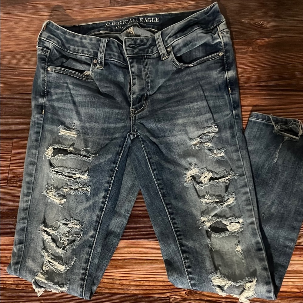 American Eagle Outfitters Women's Distressed Blue Jeans